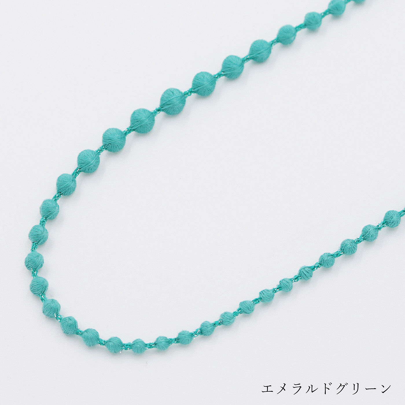 日本職人プロジェクト（Pre-order）|群馬の刺繍工房が作った　誕生石色の刺繍珠ネックレス〈エメラルドグリーン色・5月生まれ〉[日本製]