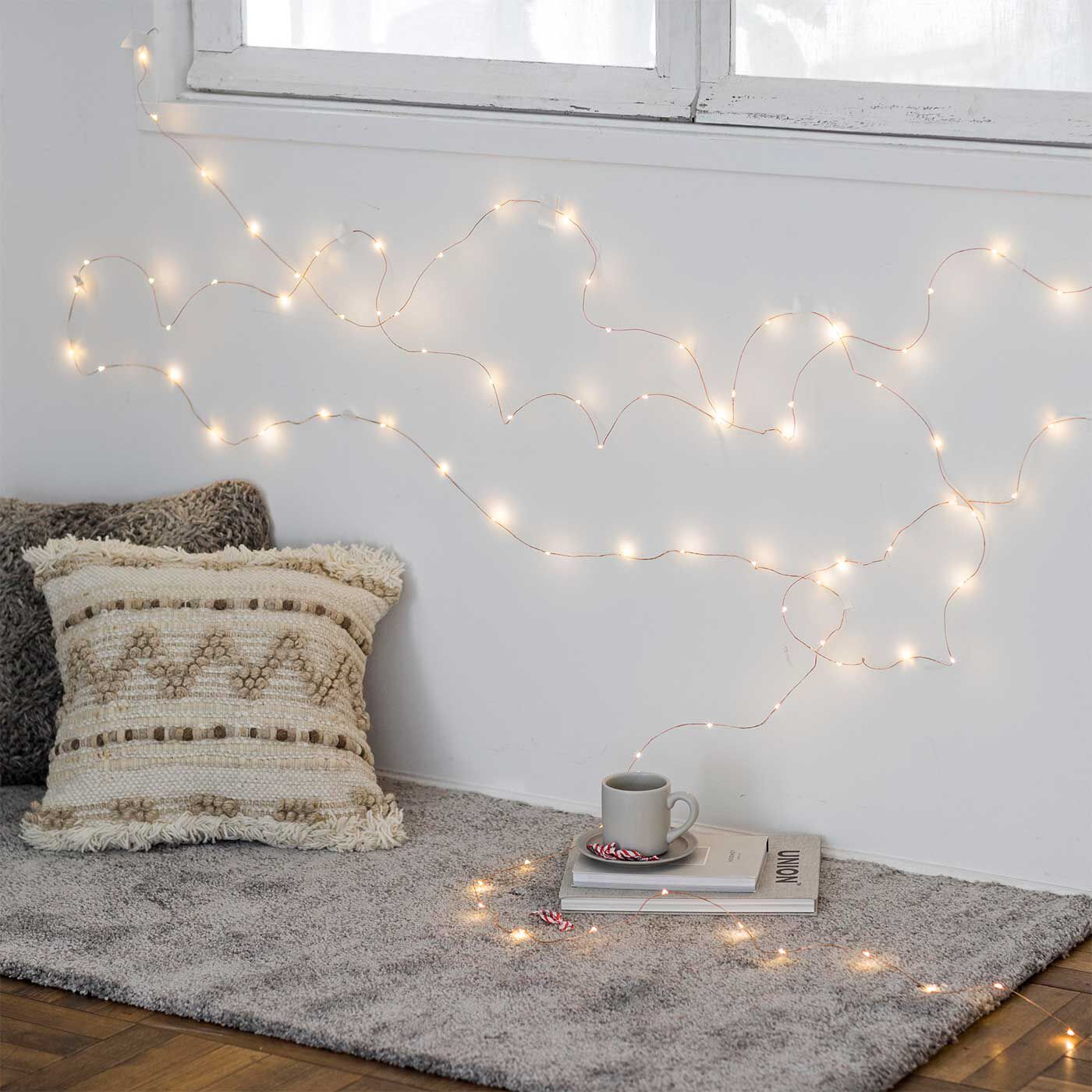 SeeMONO|お部屋を光でデコレーション　８パターンで光る長めのＬＥＤワイヤーライト〈１０ｍ〉|10ｍの長さを活かして、壁一面のデコレーションも楽しいですね。