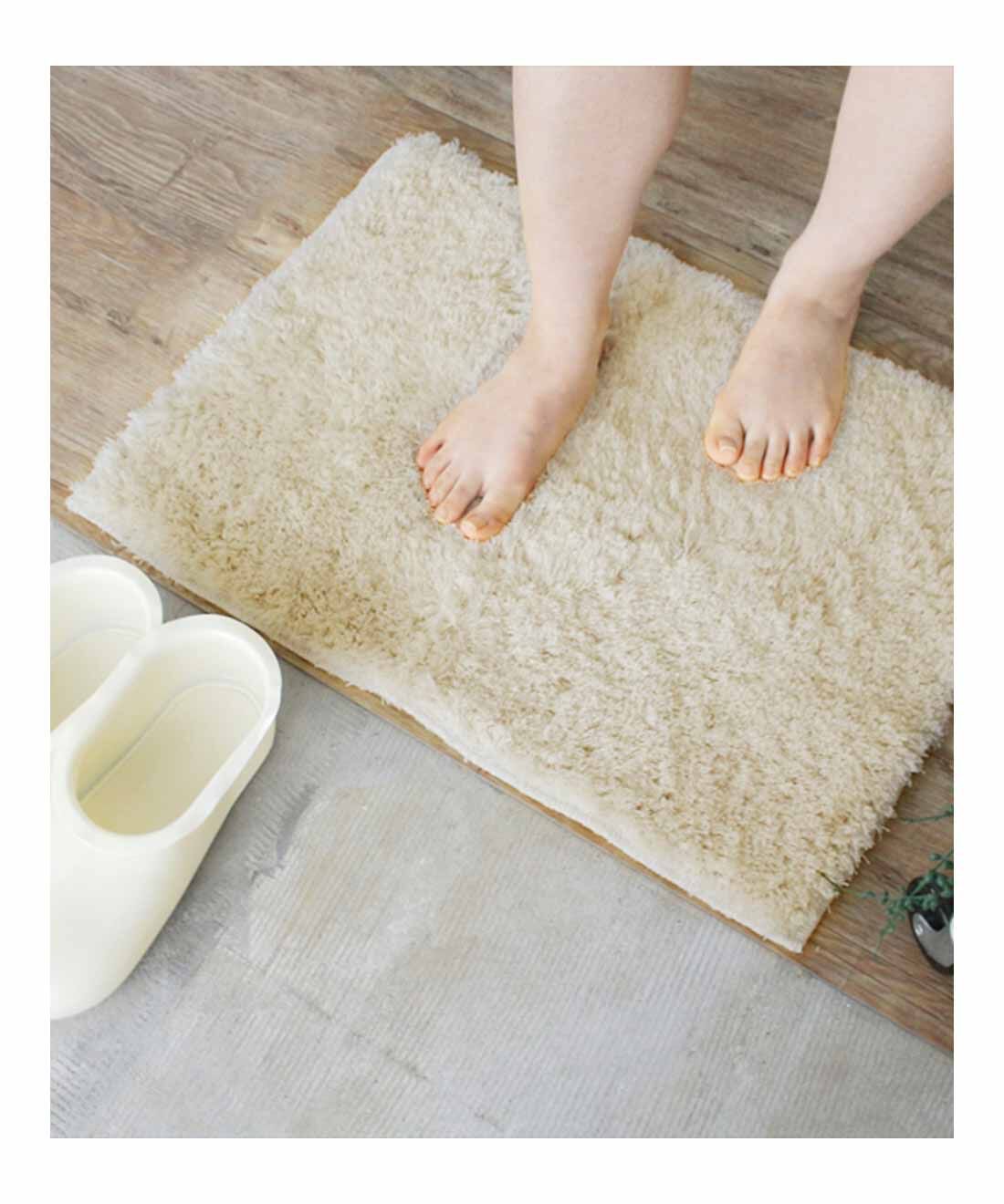 FELISSIMO PARTNERS|さらさらした肌ざわり 吸水性と速乾性に特化したコスモトロン（R）バスマットSARASARA（サラサラ）の会（3回予約）|裏面には滑り止めが付いています。