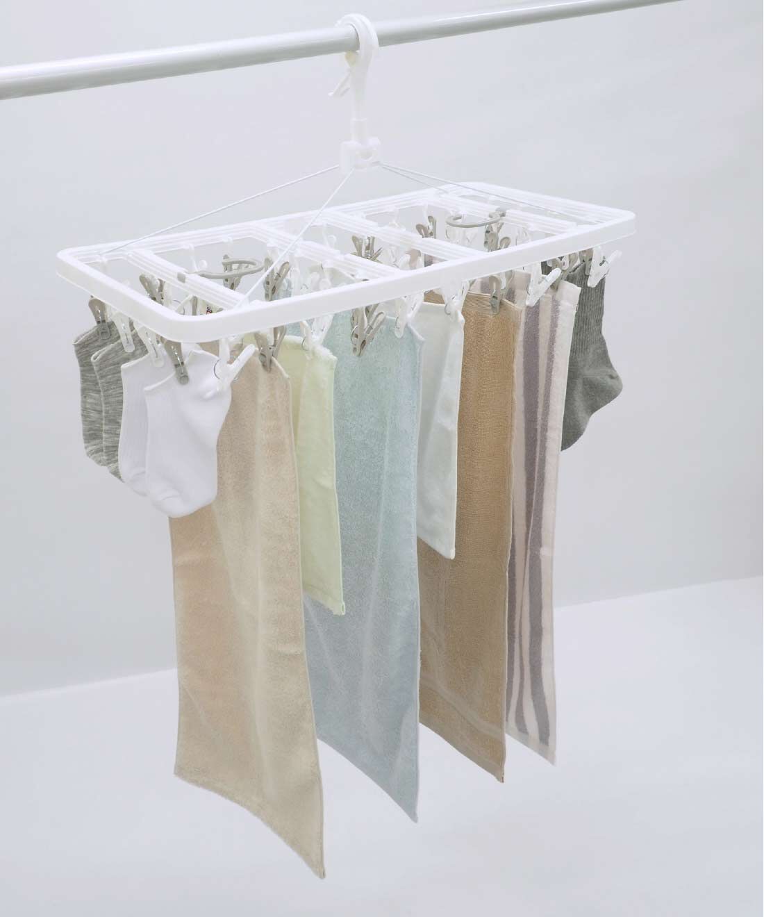 FELISSIMO PARTNERS|洗濯物を引っ張るだけでパッと取り込める　パッとるピンチ角ハンガー42P