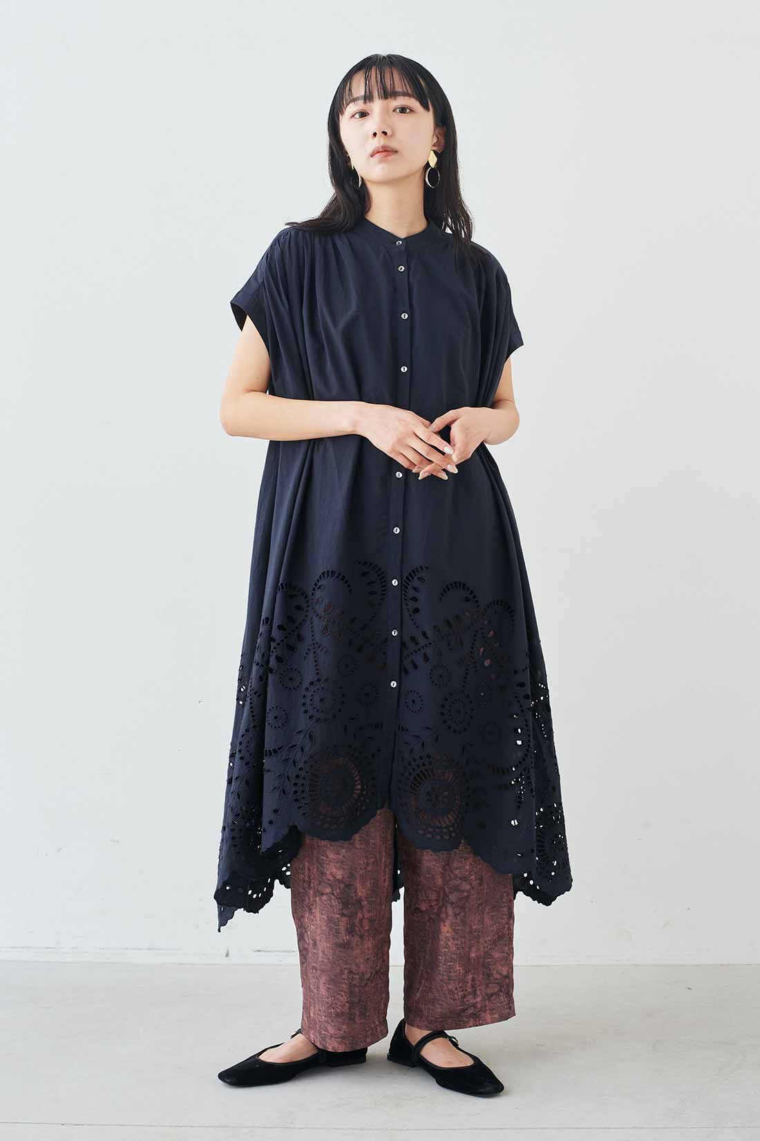 MEDE19F [メデ・ジュウキュウ]|MEDE19F　〈MADE IN INDIA COLLECTION〉シフリー刺しゅうワンピース|モデル身長：163cm　着用サイズ：2