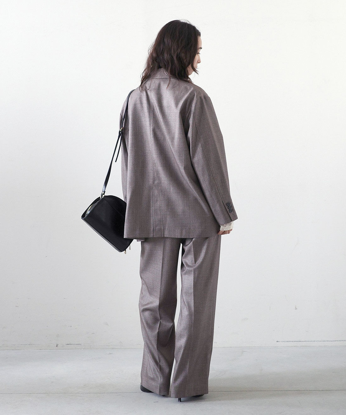 MEDE19F|MEDE19F シャークスキン ダブルジャケット〈グレーベージュ〉のコーディネート|モデル身長： 168cm　Mサイズ着用