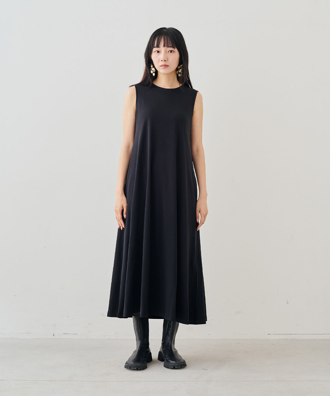 MEDE19F [メデ・ジュウキュウ]|テントライン カットソーワンピース〈ブラック〉のコーディネート