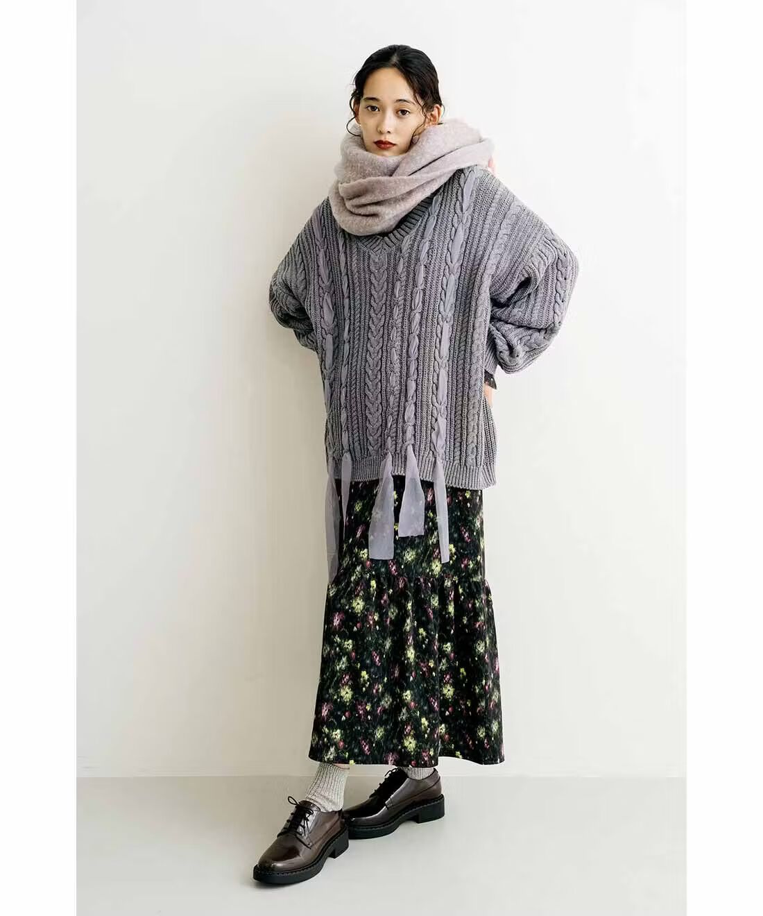 MEDE19F|リボン遣いケーブルニットのコーディネート