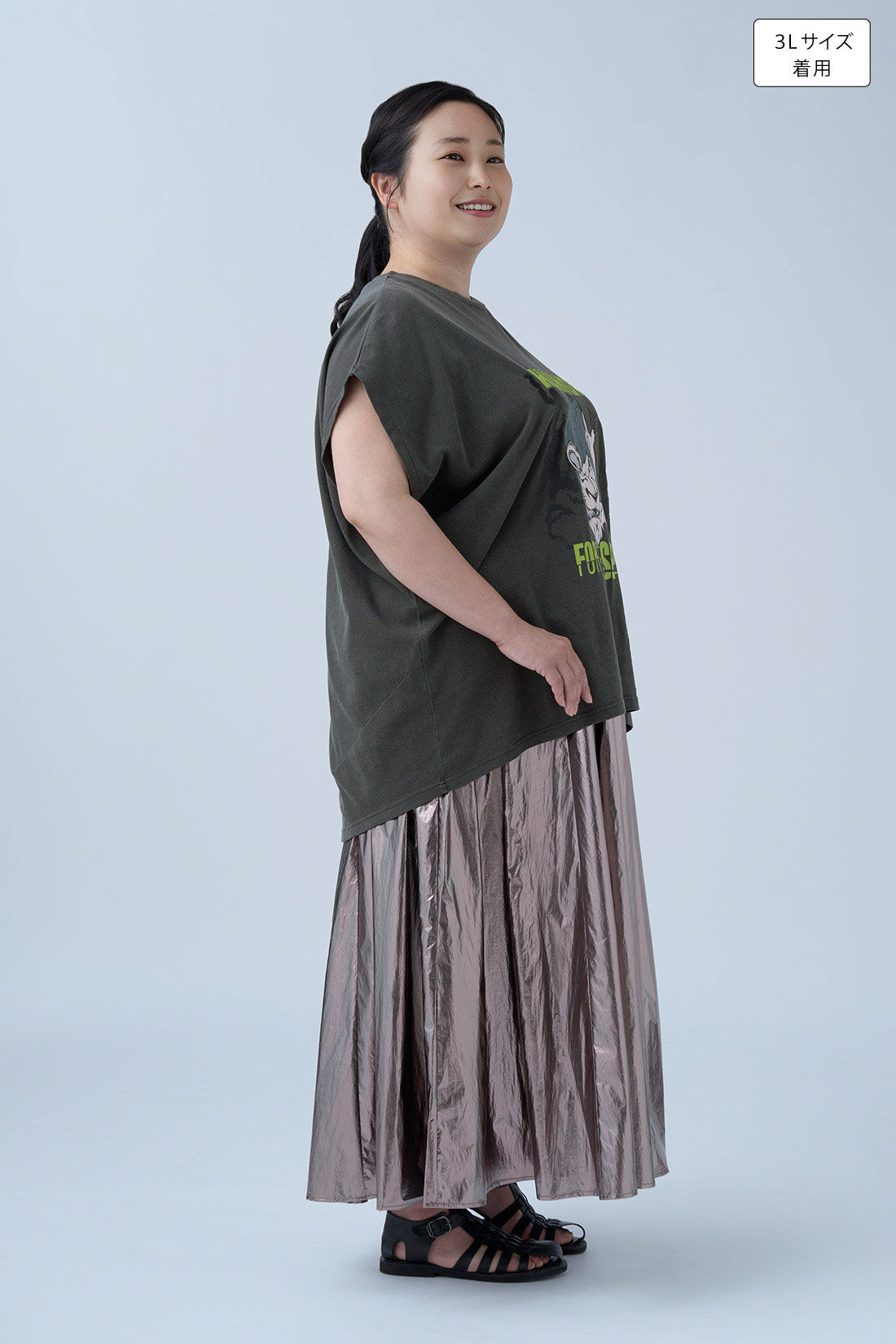 MEDE19F|【Disney】 ノースリーブTシャツの会〈ヴィランズ〉のコーディネート|身長：160cm バスト：113cm ウエスト：90cm ヒップ：115cm 太ももまわり：63cm