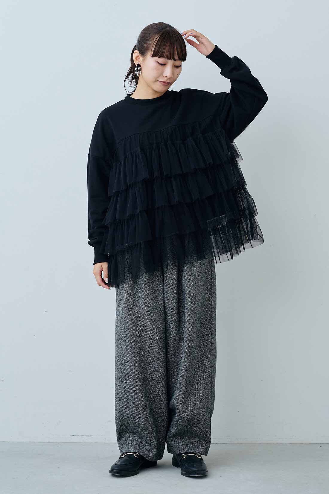 MEDE19F [メデ・ジュウキュウ]|MEDE19F　贅沢なチュールコンビのカットソートップス〈ブラック〉|モデル身長：158cm　着用サイズ：M