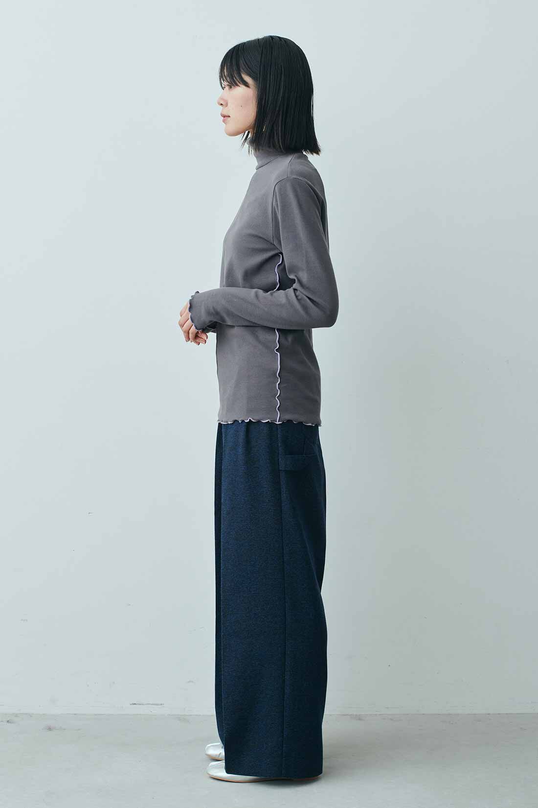 MEDE19F|MEDE19F　吸湿発熱コットントップス〈チャコールグレー〉|モデル身長：163cm　着用サイズ：M