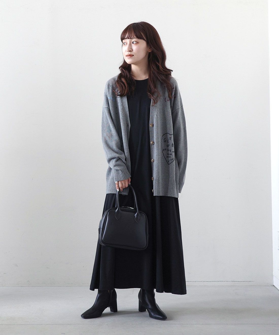 MEDE19F|レタード刺しゅう ニットカーデのコーディネート|モデル身長： 156cm　Mサイズ着用