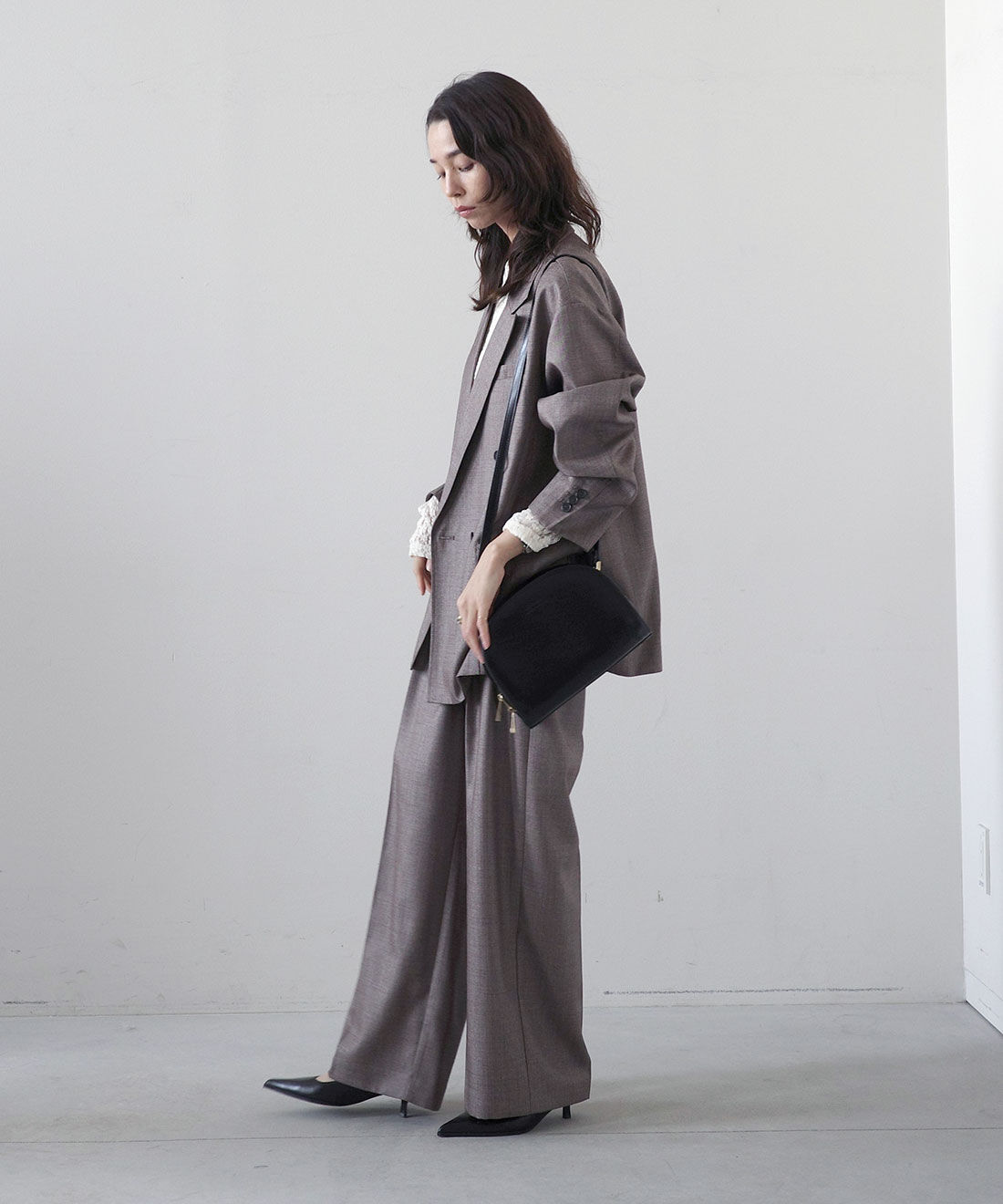 MEDE19F|MEDE19F シャークスキン ダブルジャケット〈グレーベージュ〉のコーディネート|モデル身長： 168cm　Mサイズ着用