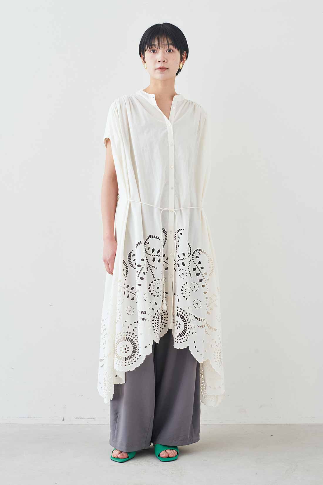 MEDE19F [メデ・ジュウキュウ]|MEDE19F　〈MADE IN INDIA COLLECTION〉シフリー刺しゅうワンピース|モデル身長：163cm　着用サイズ：2