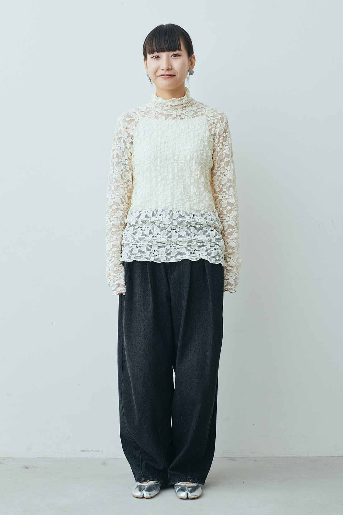 MEDE19F [メデ・ジュウキュウ]|MEDE19F　レースハイネックトップス|モデル身長：158cm　着用サイズ：M