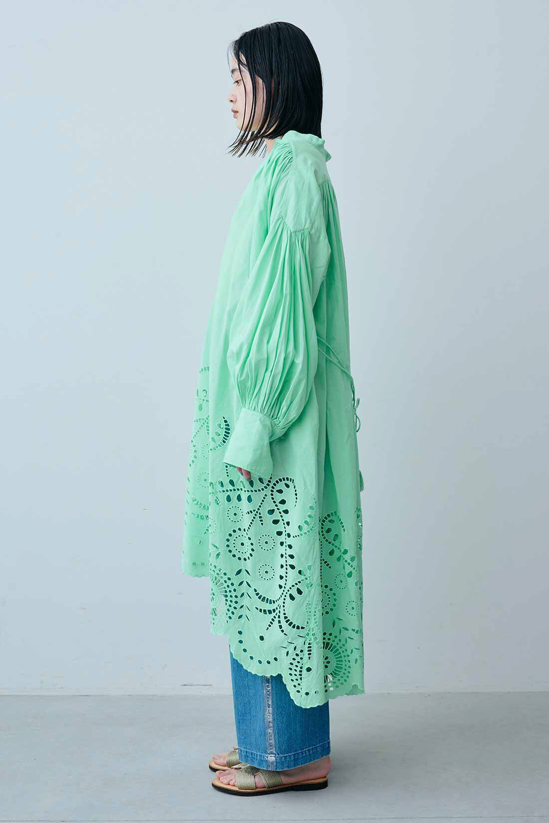 MEDE19F|MEDE19F　〈MADE IN INDIA COLLECTION〉エンブロイダリーコットンワンピース〈ライトグリーン〉|モデル身長：167cm　着用サイズ：2