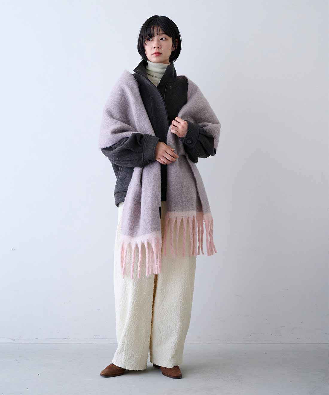 MEDE19F|ミックスへリンボン素材 オーバーサイズブルゾン〈ブラウンツィード〉とコットンツィード素材 バナナシルエットパンツ〈オフホワイト〉のコーディネート