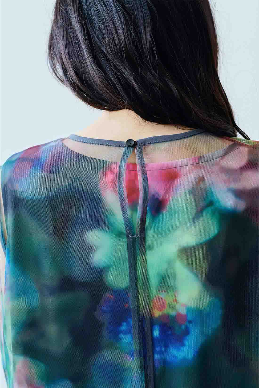 MEDE19F [メデ・ジュウキュウ]|MEDE19F　花柄のプリントを重ねたシアードレス〈ブラック〉