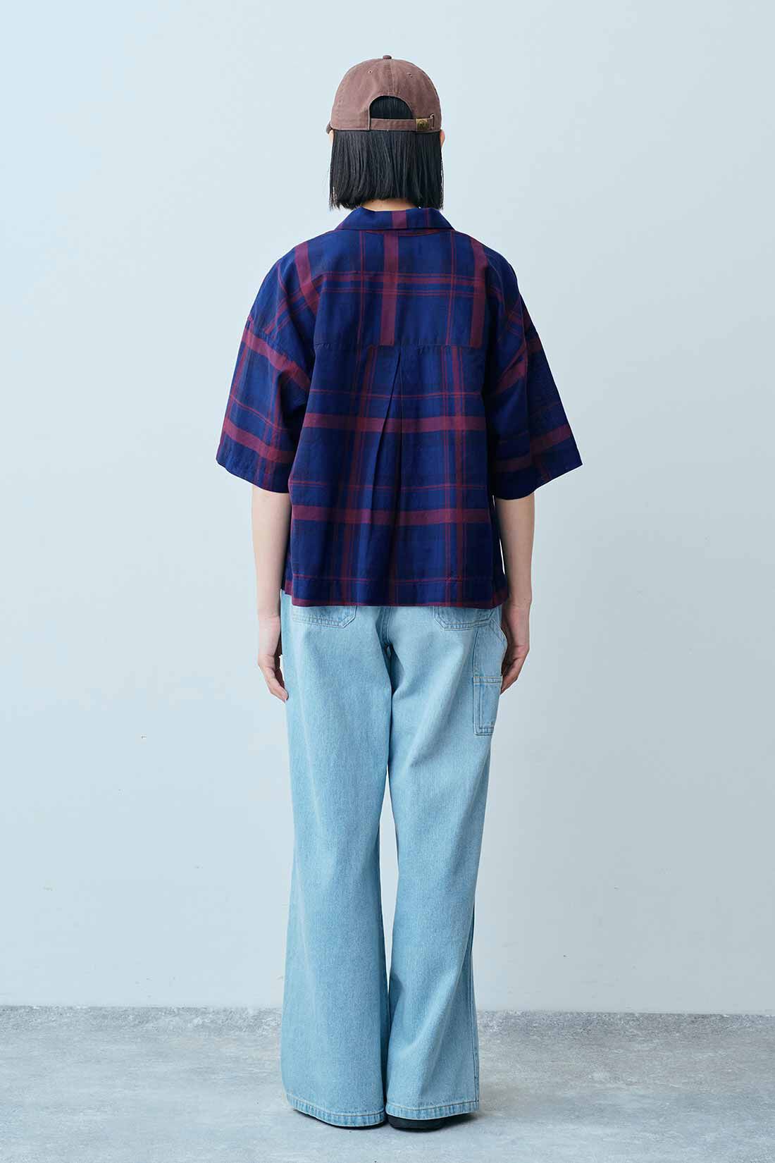 THREE FIFTY STANDARD|サーマル生地 タンクトップと麻混 ペインターデニムパンツのコーディネート|モデル身長：163cm 着用サイズ：M