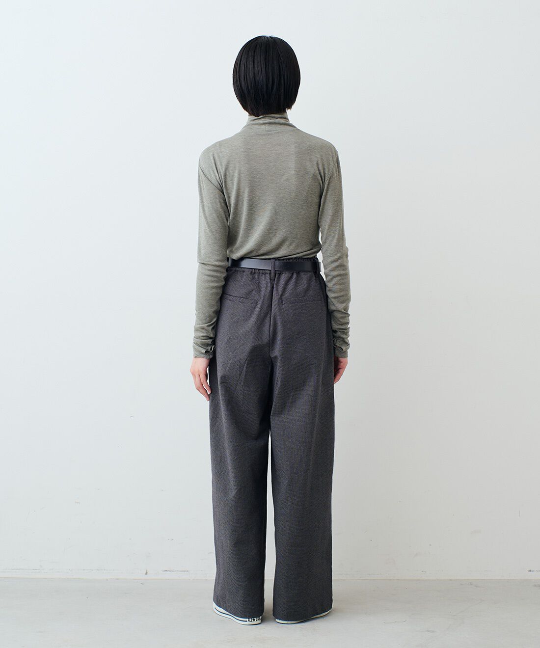 THREE FIFTY STANDARD|シルク混タートル　ＴＦＳのコーディネート|モデル身長：163cm 着用サイズ：M