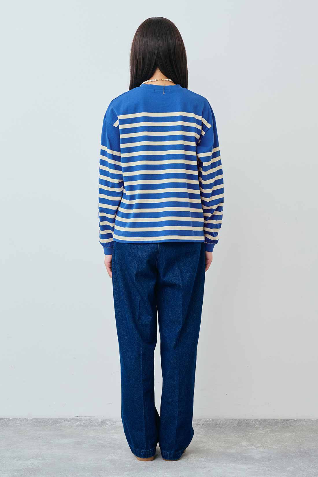 THREE FIFTY STANDARD|綿100％ クルーネックのパネルボーダーTシャツと桜の木のウッドパールロングネックレスのコーディネート