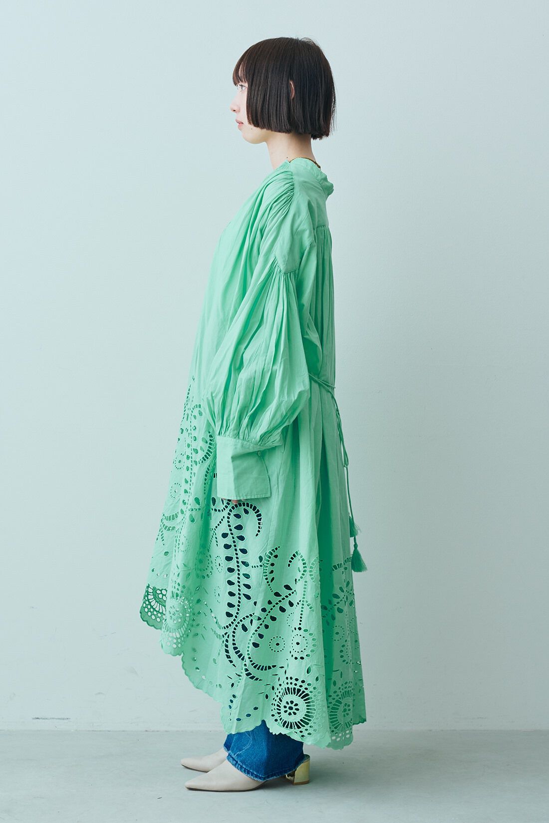 MEDE19F|【MADE IN INDIA COLLECTION】エンブロイダリーコットンワンピース〈ライトグリーン〉のコーディネート|【着用サイズ】ワンピース：１（MP〜LP）　パンツ：SP