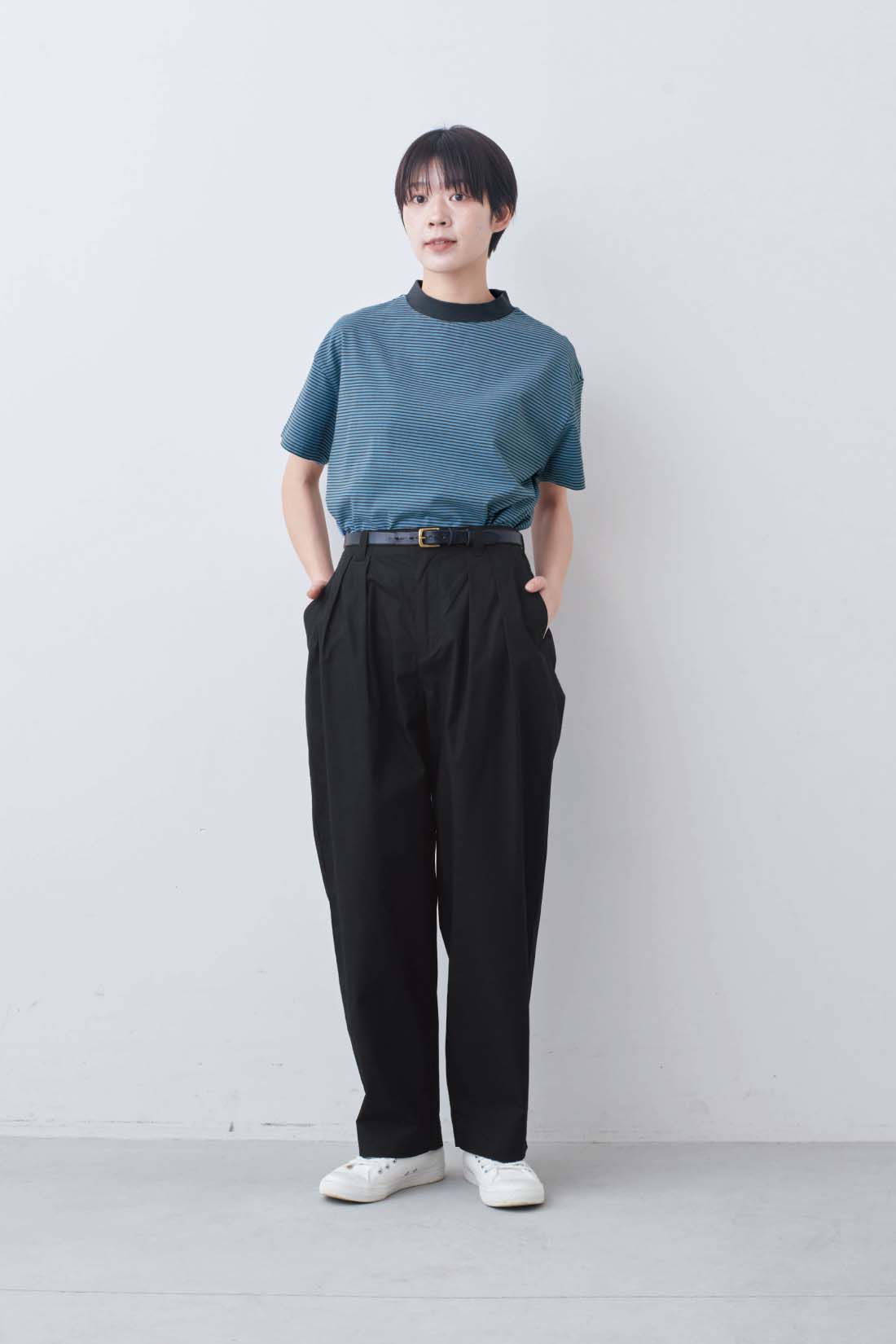 THREE FIFTY STANDARD|ラフなシルエットのテーパードパンツ〈ブラック〉のコーディネート