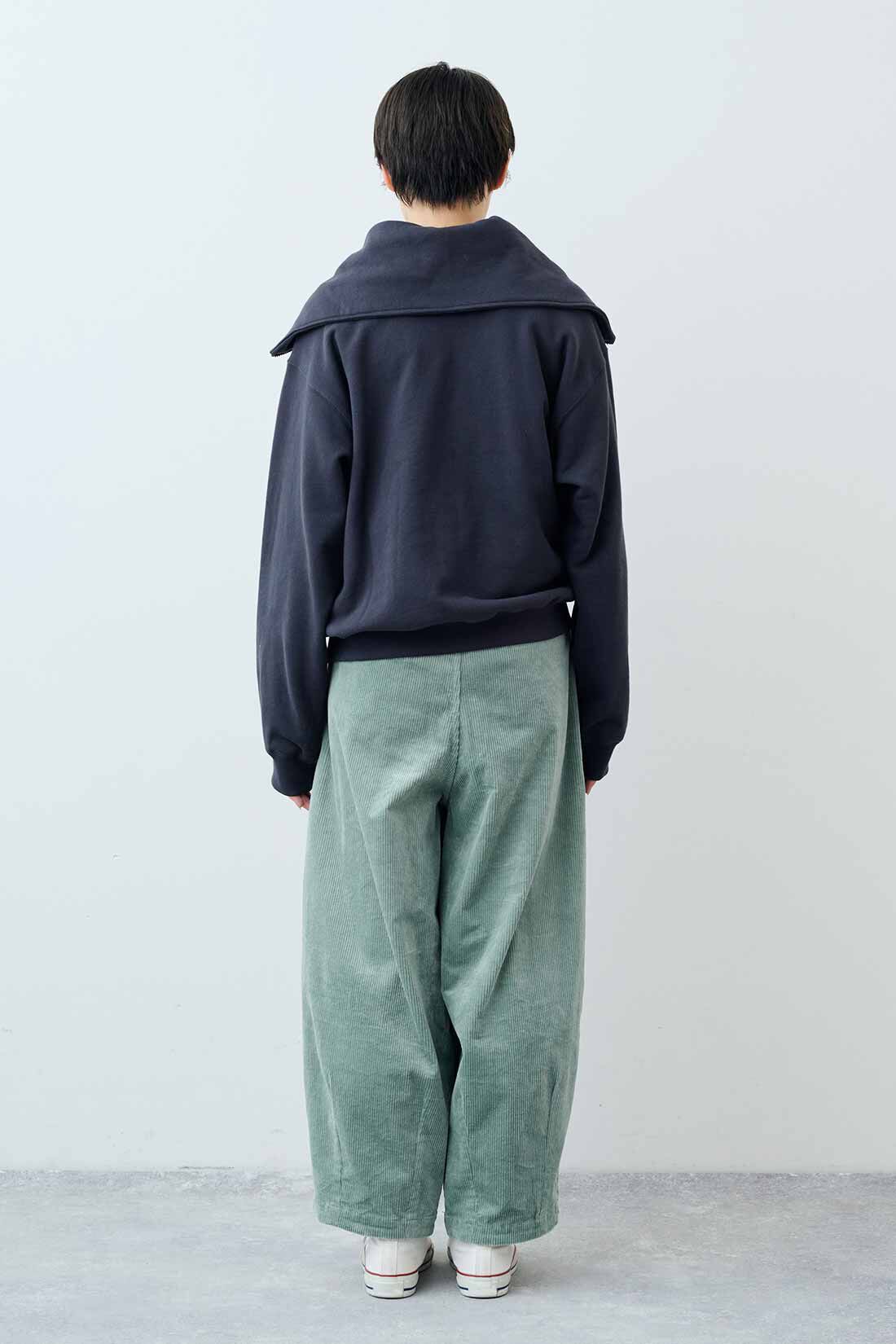 THREE FIFTY STANDARD［スリーフィフティースタンダード］|フライス編みのストレッチラグランスリーブTシャツの会のコーディネート|モデル身長：163cm 着用サイズ：M