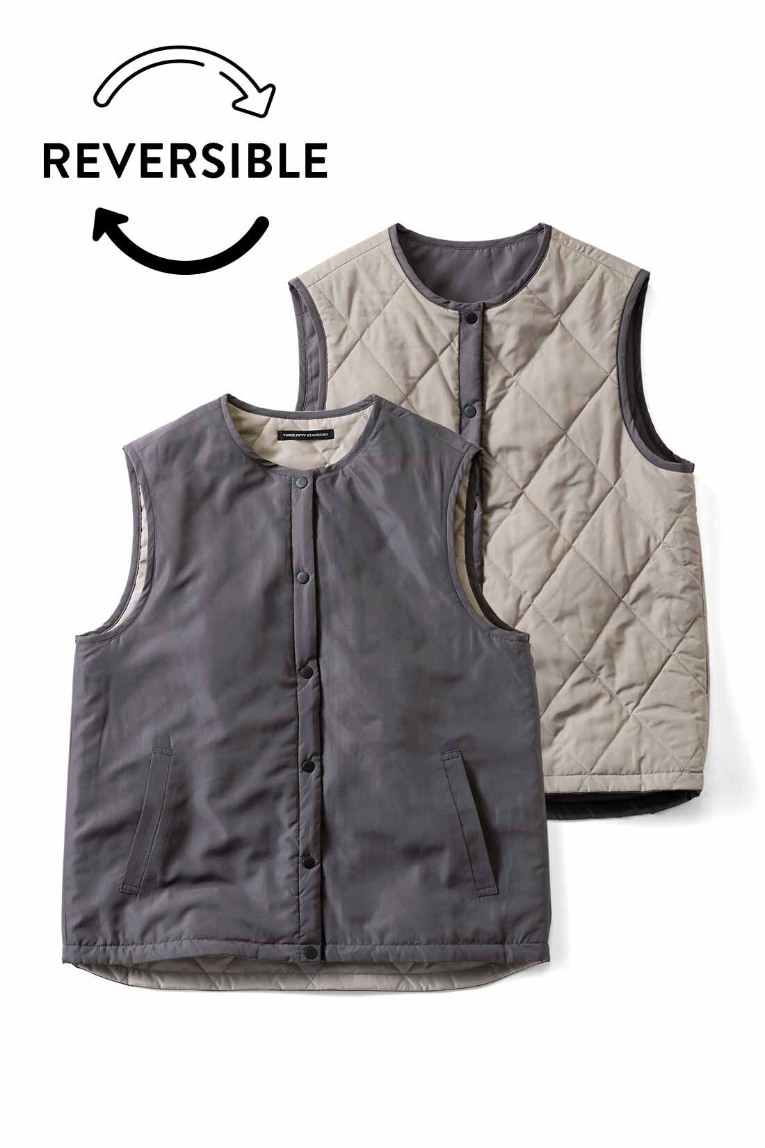 THREE FIFTY STANDARD［スリーフィフティースタンダード］|THREE FIFTY STANDARD リバーシブルでも着られる 中わたベスト〈チャコール×ベージュ〉|チャコールグレーの面はフラットな見た目ですっきり、ベージュの面はキルティングでカジュアル。