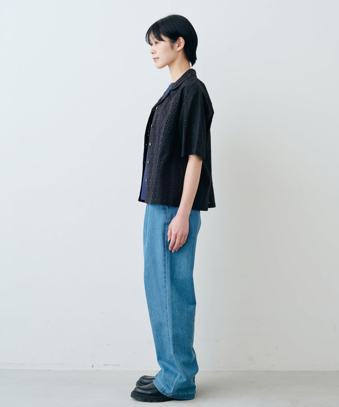 THREE FIFTY STANDARD|綿100％ コットンレース 開衿シャツ 〈ブラック〉とシルケット加工 タンクトップのコーディネート