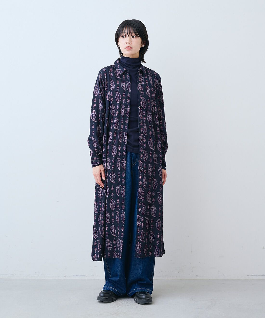 THREE FIFTY STANDARD［スリーフィフティースタンダード］|やさしい肌ざわりシルク混 カットソー タートルと11.5oz デニムのペインター パンツのコーディネート