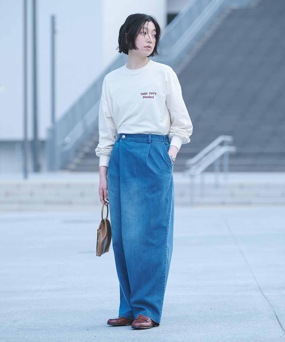 THREE FIFTY STANDARD［スリーフィフティースタンダード］|She Chimp さんのタイポグラフィー Tシャツ〈アイボリー〉のコーディネート