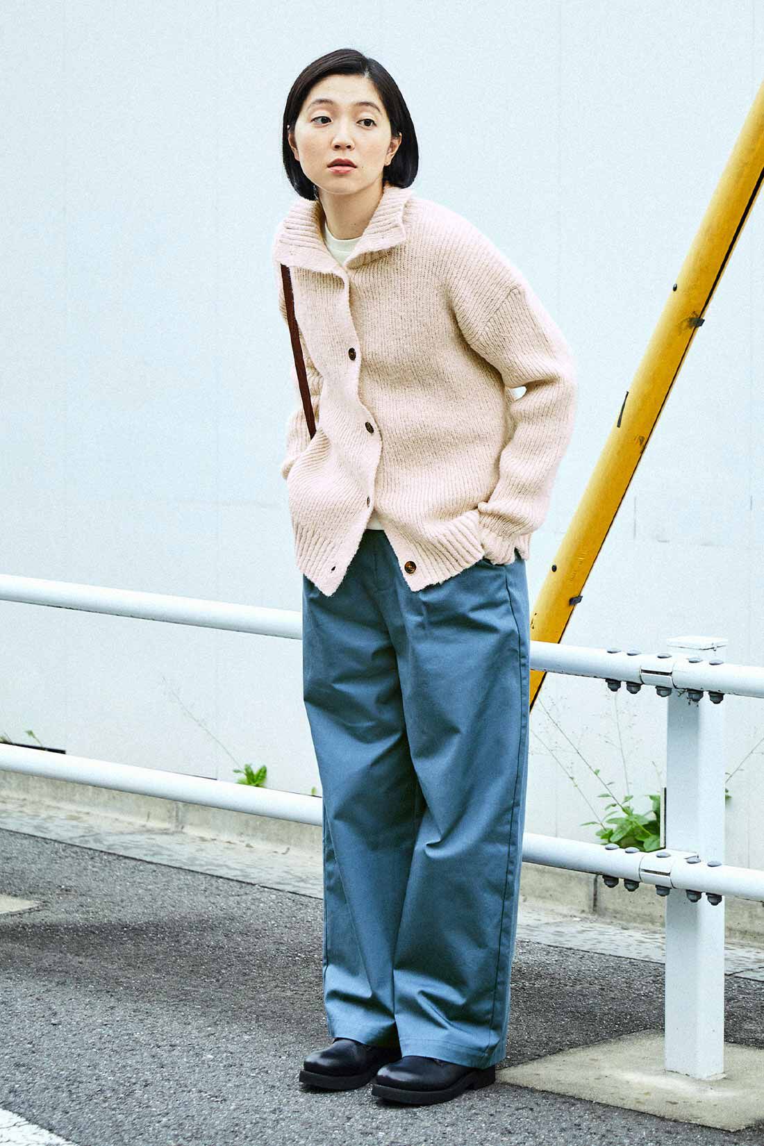 THREE FIFTY STANDARD［スリーフィフティースタンダード］|THREE FIFTY STANDARD　グレイッシュブルーのタックワイドパンツ