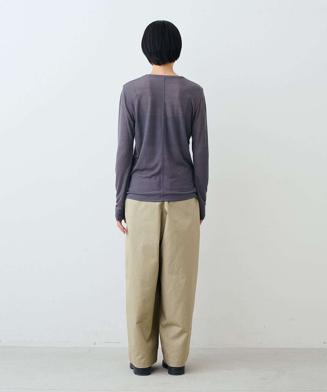 THREE FIFTY STANDARD|綿麻タックイージーパンツカーキベージュ　ＴＦＳのコーディネート|モデル身長：163cm 着用サイズ：M