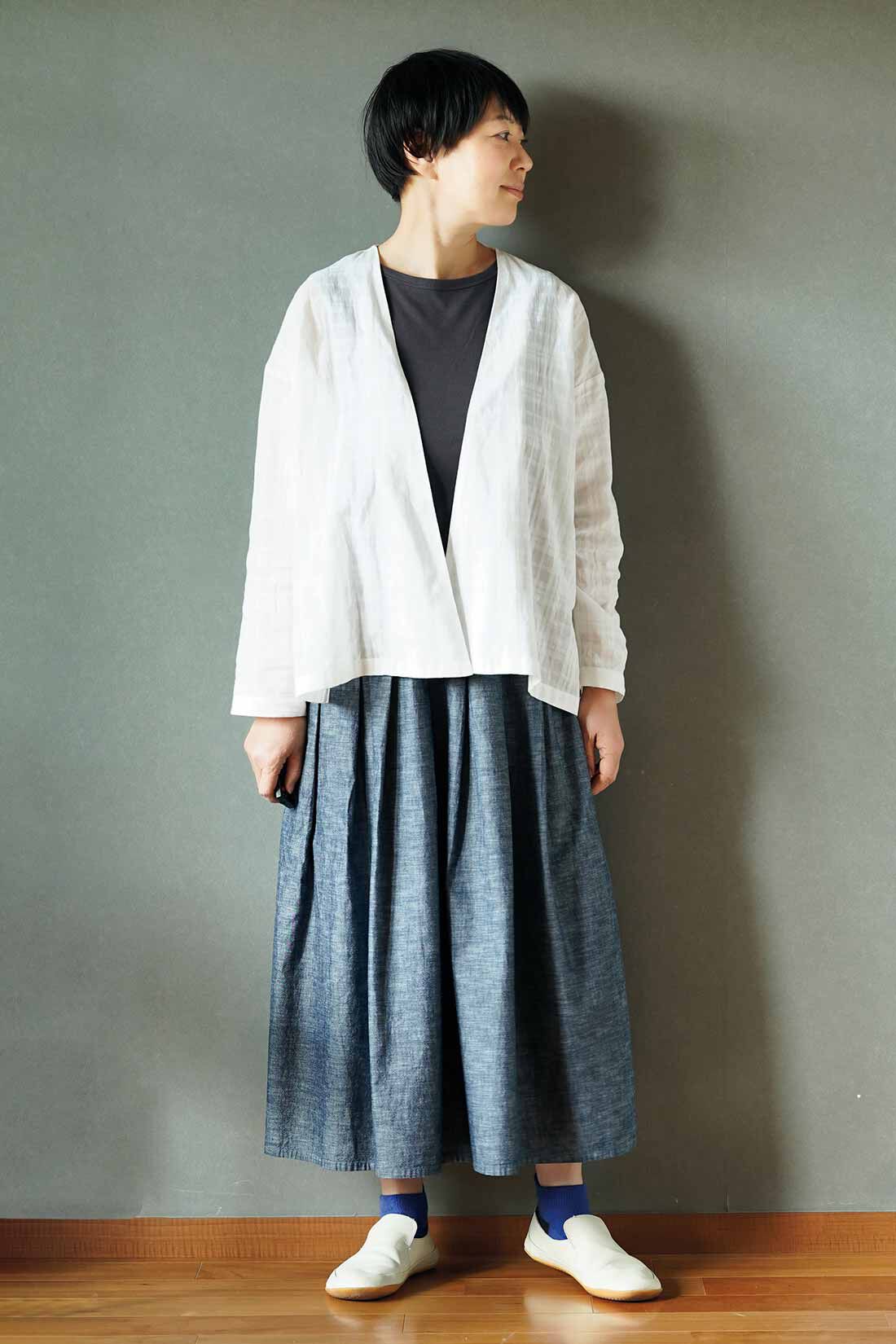 THREE FIFTY STANDARD|金子さんコットンカーディガンＷＨ　ＴＦＳとインディゴブルーのギャザースカート　ＴＦＳのコーディネート