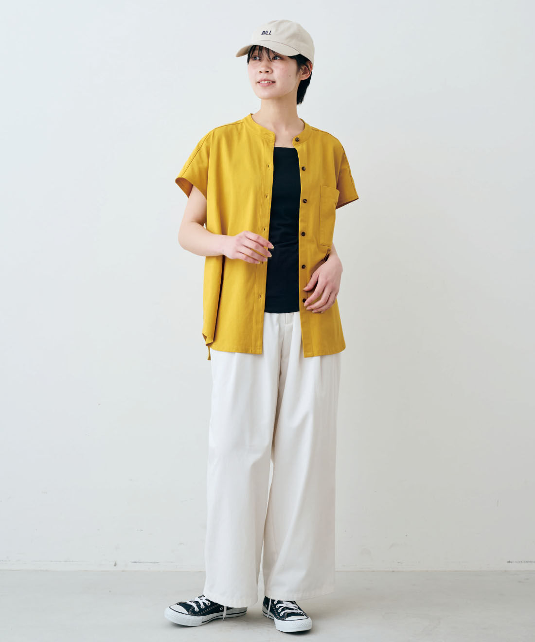 THREE FIFTY STANDARD|金子敦子さんコラボ 接触冷感 吸汗速乾 機能 カットソーシャツ 〈マスタード〉とカジュアルすぎないチノパンツ〈アイボリー〉のコーディネート