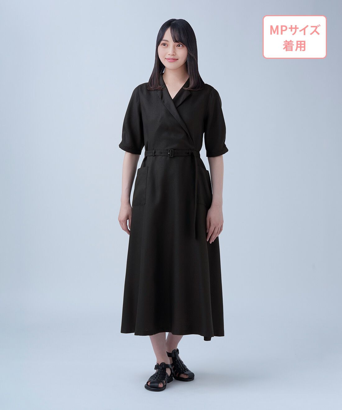 THREE FIFTY STANDARD［スリーフィフティースタンダード］|THREE FIFTY STANDARD　小谷 実由さんと作った 共ベルトのついたワンピース〈ブラック〉|モデル身長：152cm　着用サイズ：MP