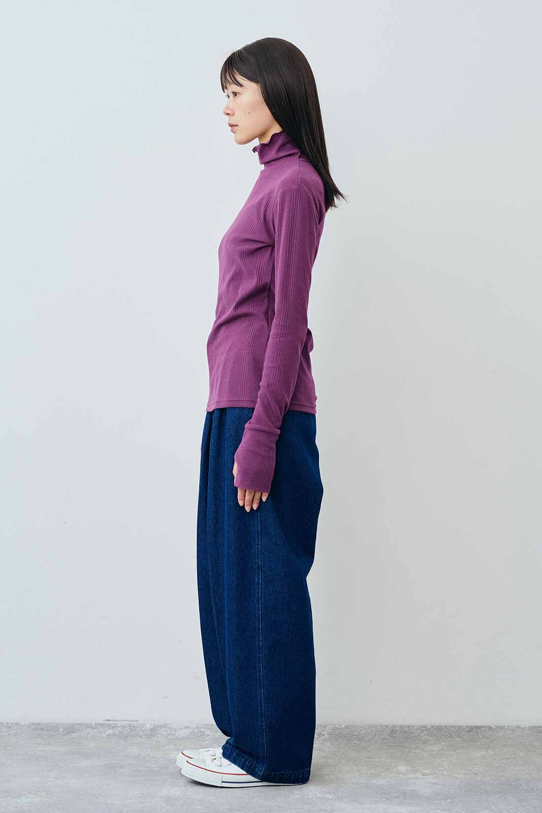 THREE FIFTY STANDARD|THREE FIFTY STANDARD ランダムテレコのカットソータートル〈パープル〉|モデル身長：163cm　着用サイズ：M