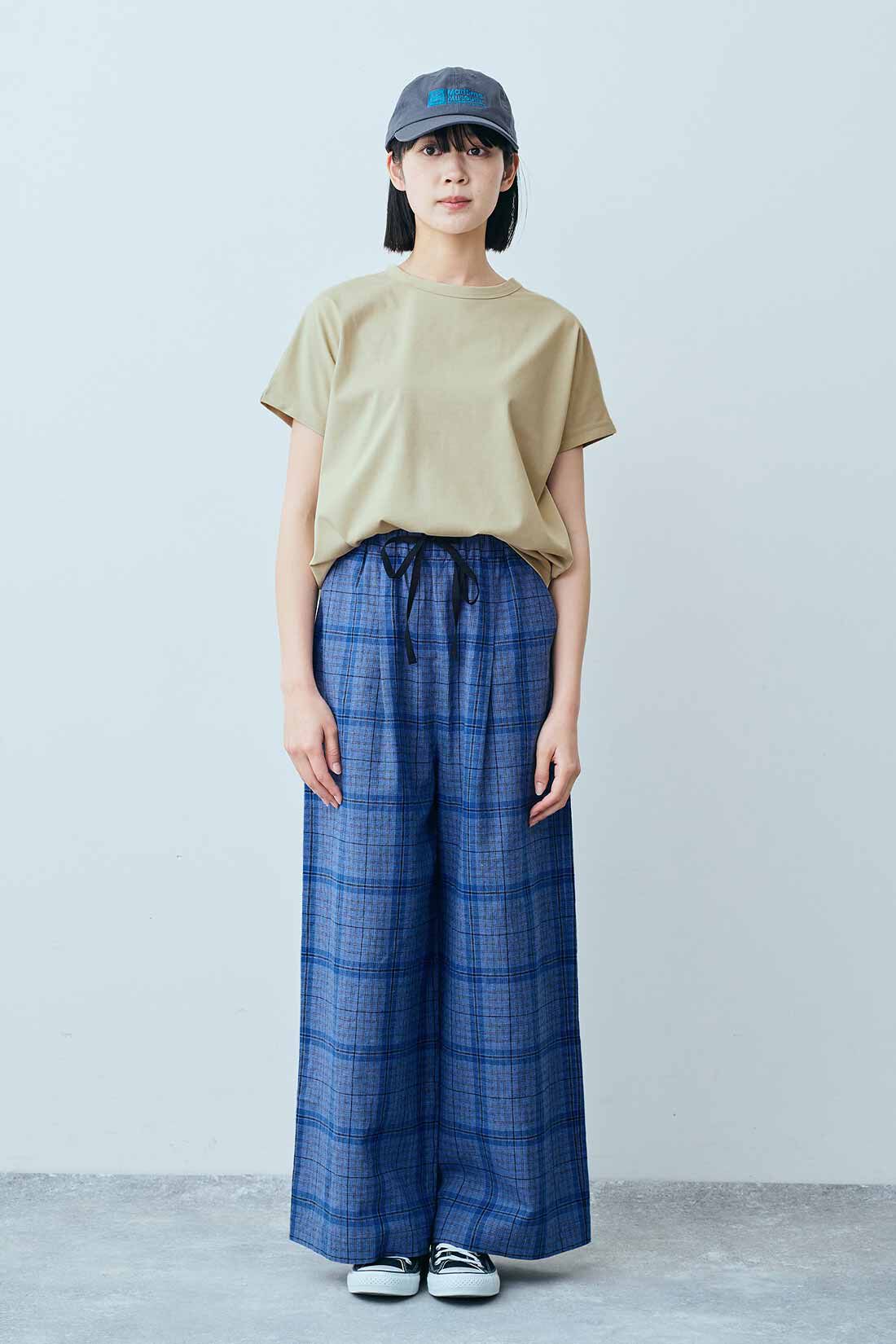 THREE FIFTY STANDARD|綿麻素材 チェックパンツ〈ブルー〉のコーディネート|モデル身長：163cm 着用サイズ：M