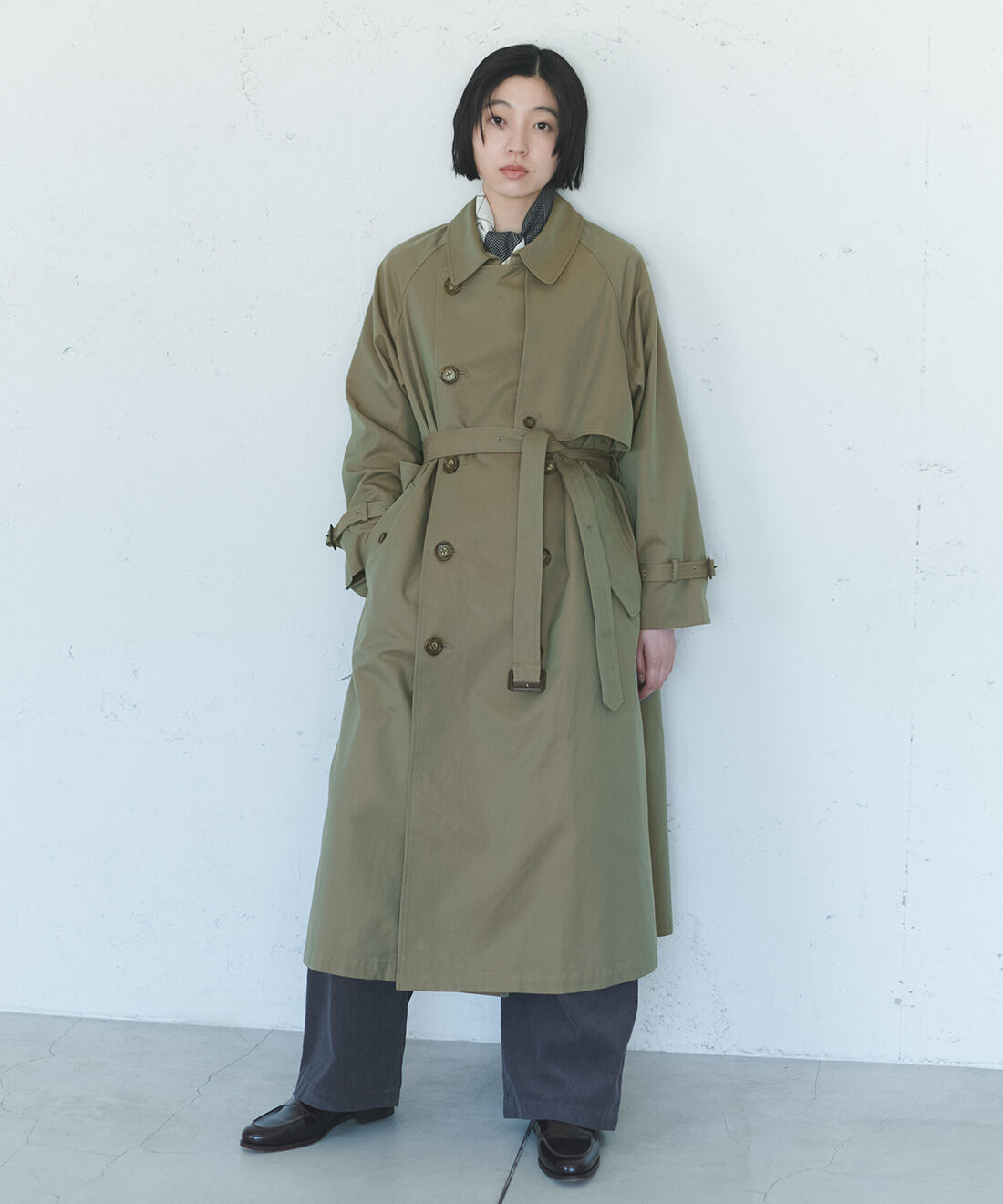 THREE FIFTY STANDARD|小谷　実由さんと作った玉虫トレンチコートＴＦＳと小谷　実由さんと作ったコーデュロイパンツＴＦＳのコーディネート