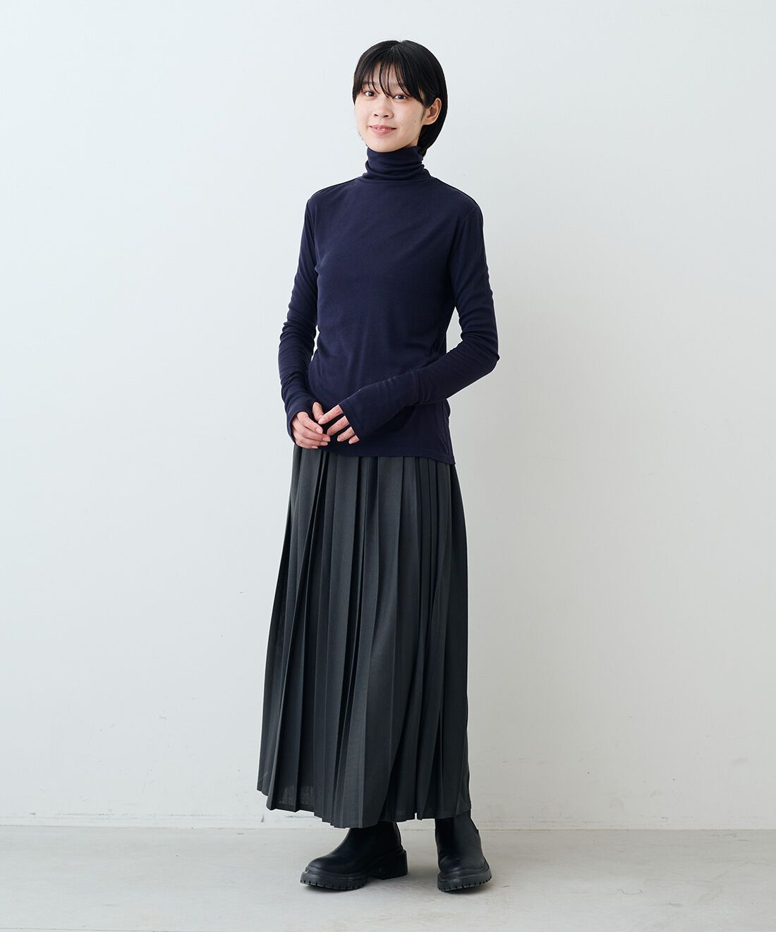 THREE FIFTY STANDARD|シルク混タートル　ＴＦＳのコーディネート|モデル身長：163cm 着用サイズ：M