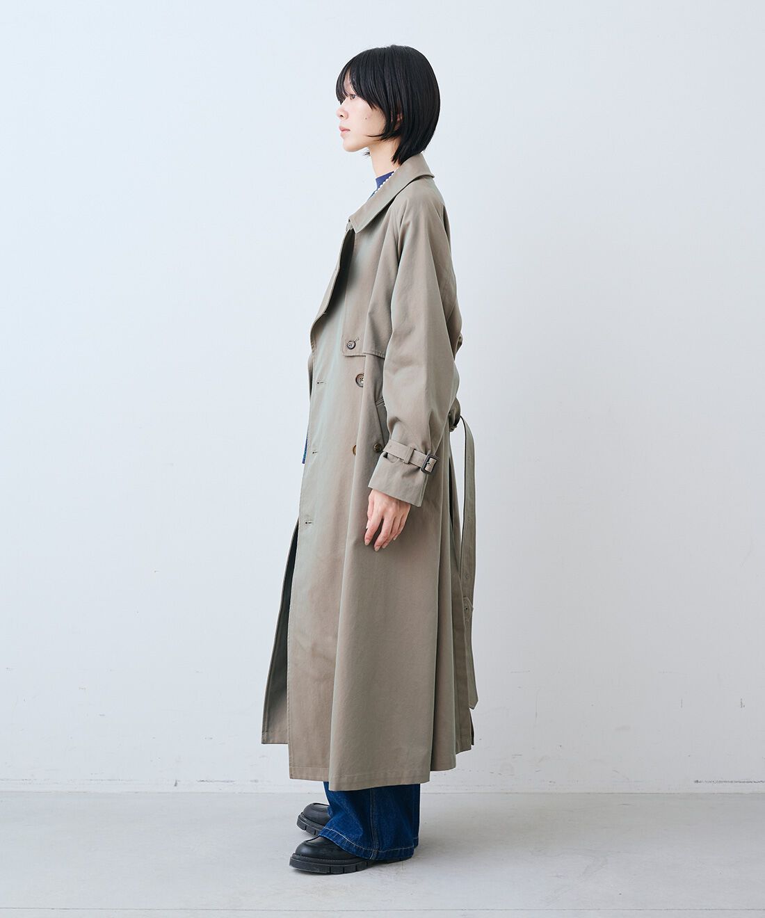 THREE FIFTY STANDARD［スリーフィフティースタンダード］|レトロなボーダーTシャツ　と11.5oz デニムのペインター パンツとレザーのワイド ボストンバッグ〈ブラック〉のコーディネート