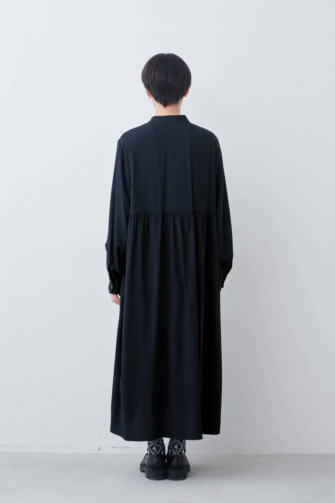 THREE FIFTY STANDARD|小谷 実由さんと作った 幾何学模様を取り入れた柄ソックスの会とガラスパールのイヤアクセサリーのコーディネート