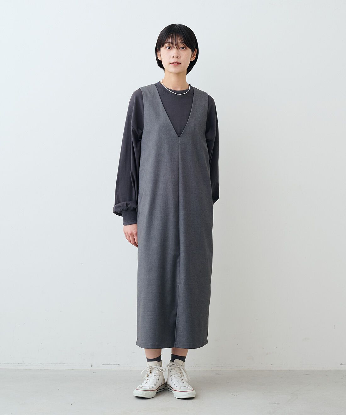 THREE FIFTY STANDARD|吸水速乾長袖Ｔシャツ　ＴＦＳとＶネックジャンパースカートＧＹ　ＴＦＳのコーディネート|モデル身長：163cm 着用サイズ：M