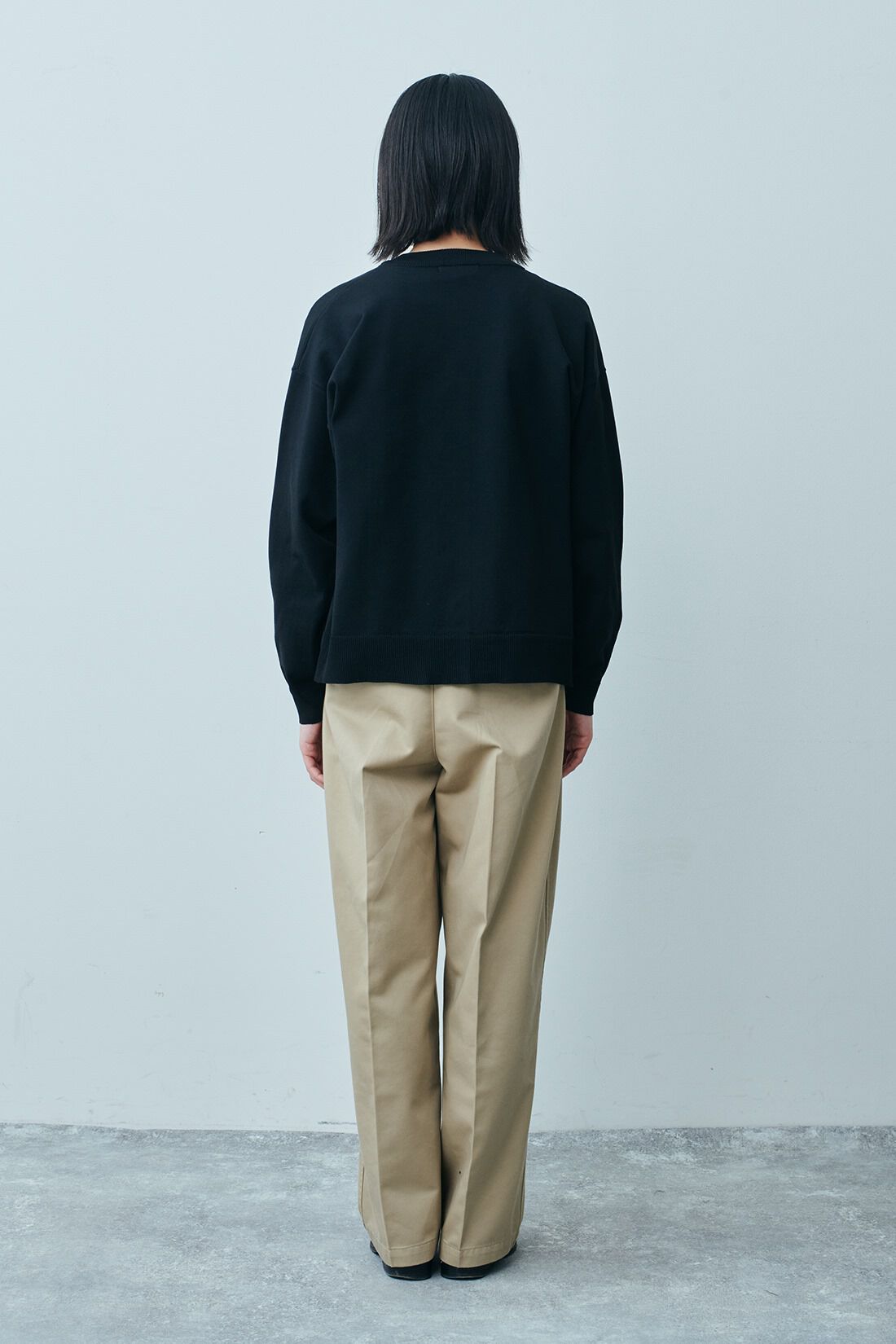 THREE FIFTY STANDARD|リサイクルポリエステルカーディガンＢＫ　ＴＦＳとシルケット加工Ｔシャツ　ＴＦＳのコーディネート|モデル身長：163cm 着用サイズ：M