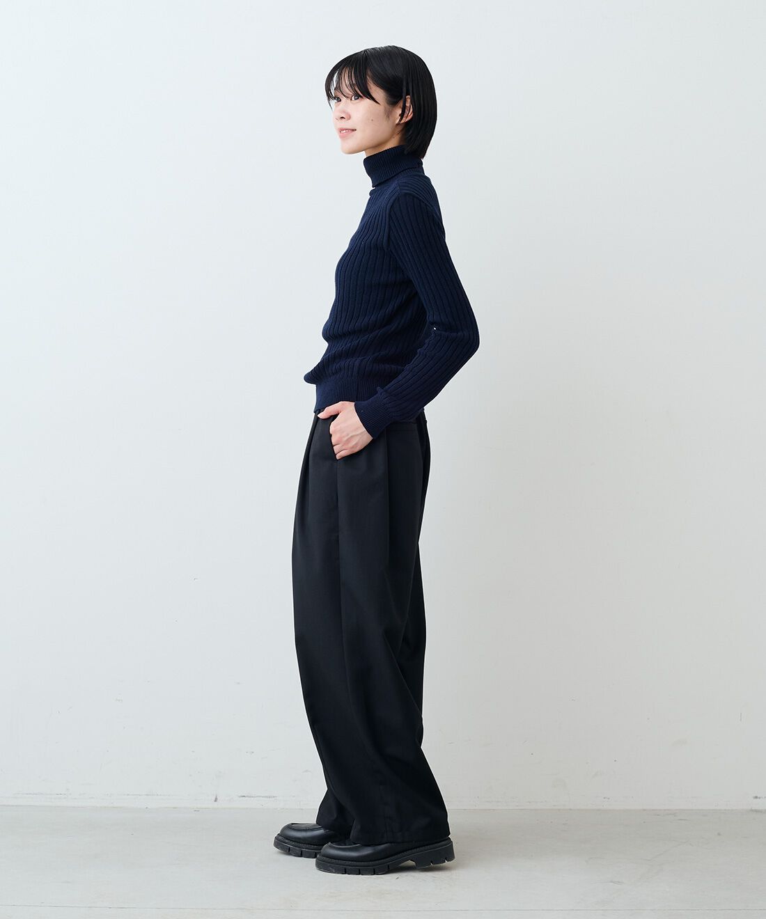 THREE FIFTY STANDARD|コットン１００％リブタートル　ＴＦＳのコーディネート|モデル身長：163cm 着用サイズ：M