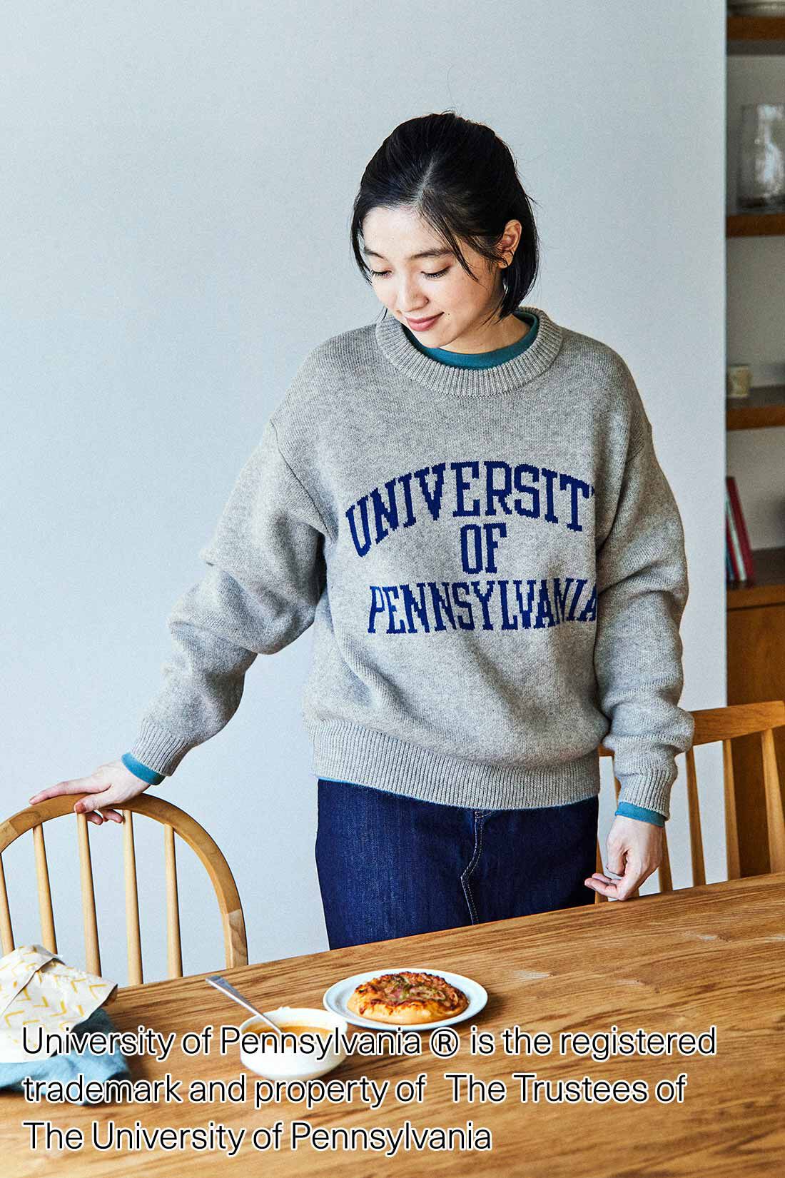 THREE FIFTY STANDARD|別注カレッジロゴセーター〈杢グレー〉とデニムのAラインスカートのコーディネート