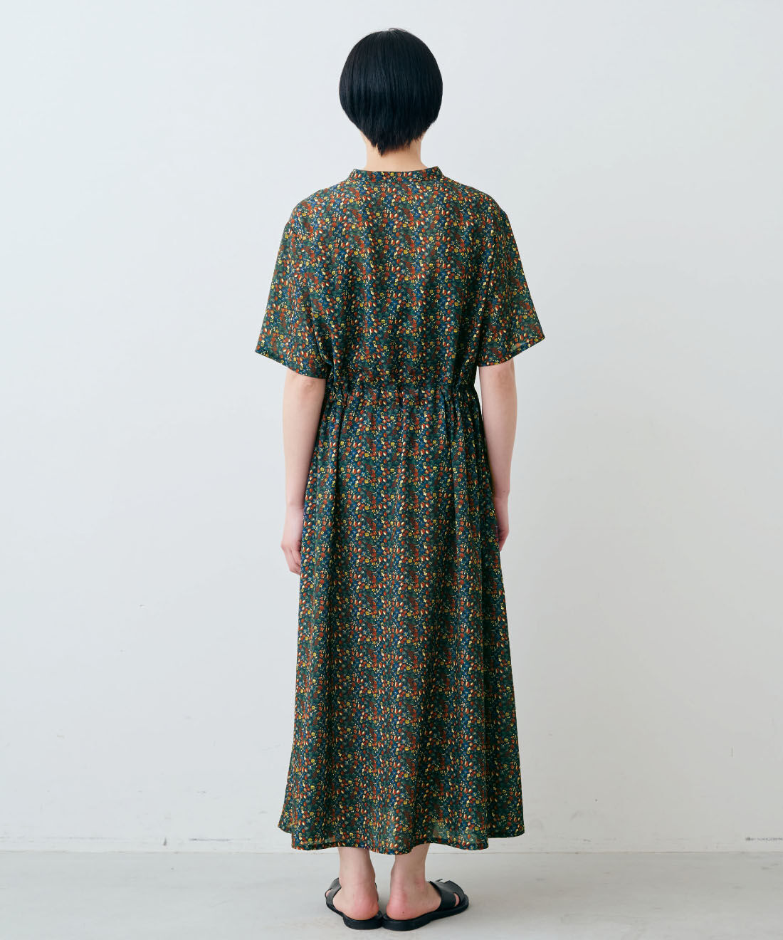 THREE FIFTY STANDARD|ミュルーズモダン 総柄 ヴィンテージプリントワンピース〈ネイビー〉のコーディネート