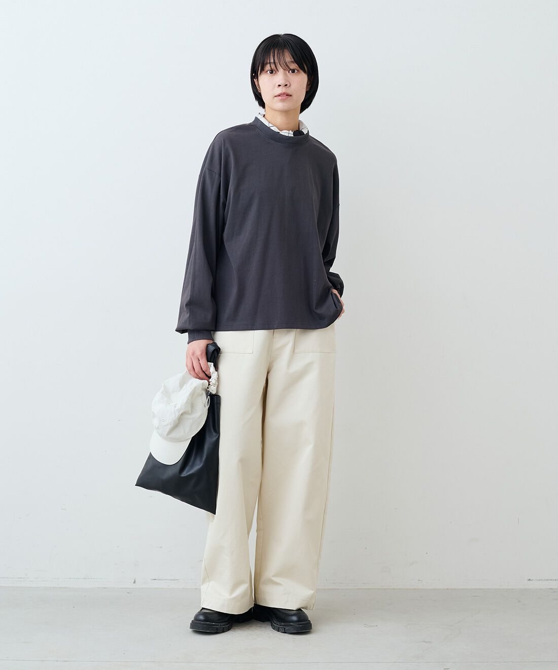 THREE FIFTY STANDARD［スリーフィフティースタンダード］|吸水速乾長袖Ｔシャツ　ＴＦＳとワイドベイカーパンツＷＨ　ＴＦＳのコーディネート|モデル身長：163cm 着用サイズ：M