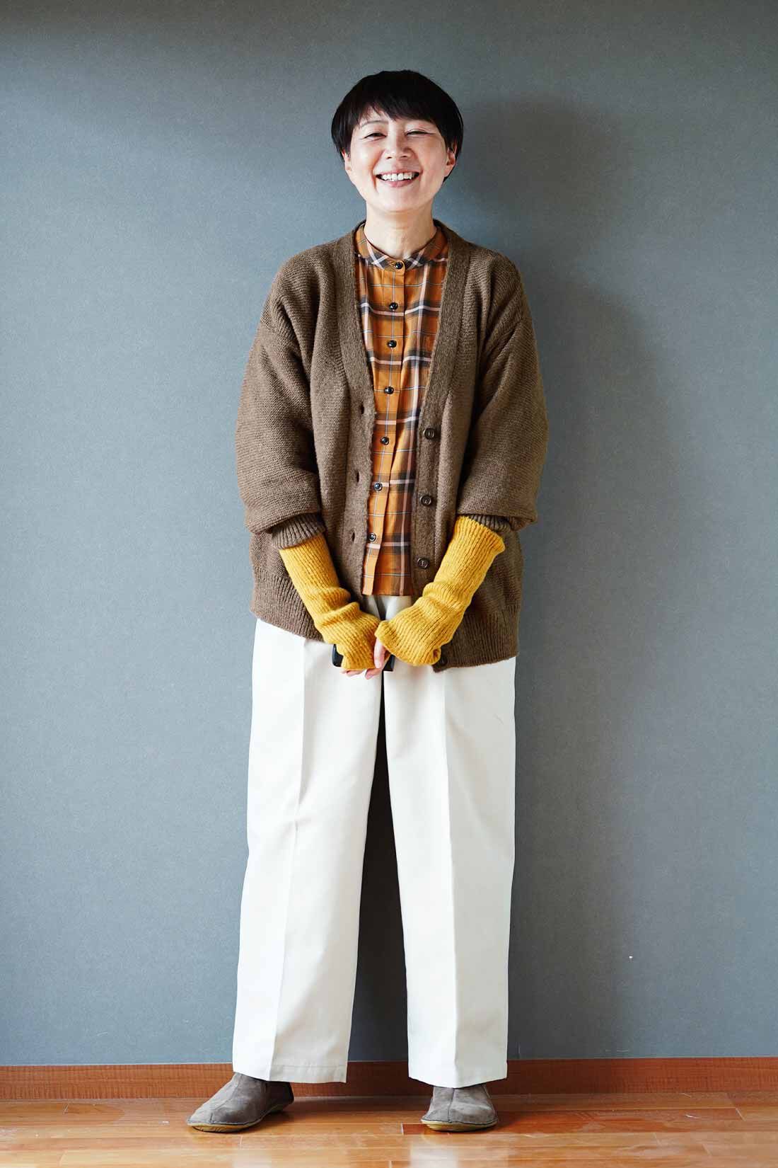 THREE FIFTY STANDARD|金子さんチェックシャツ〈マスタード〉ＴＦＳとスタンダードなチノパンツライトベージュ　ＴＦＳと金子さんリブ編みアームウォーマーＴＦＳのコーディネート