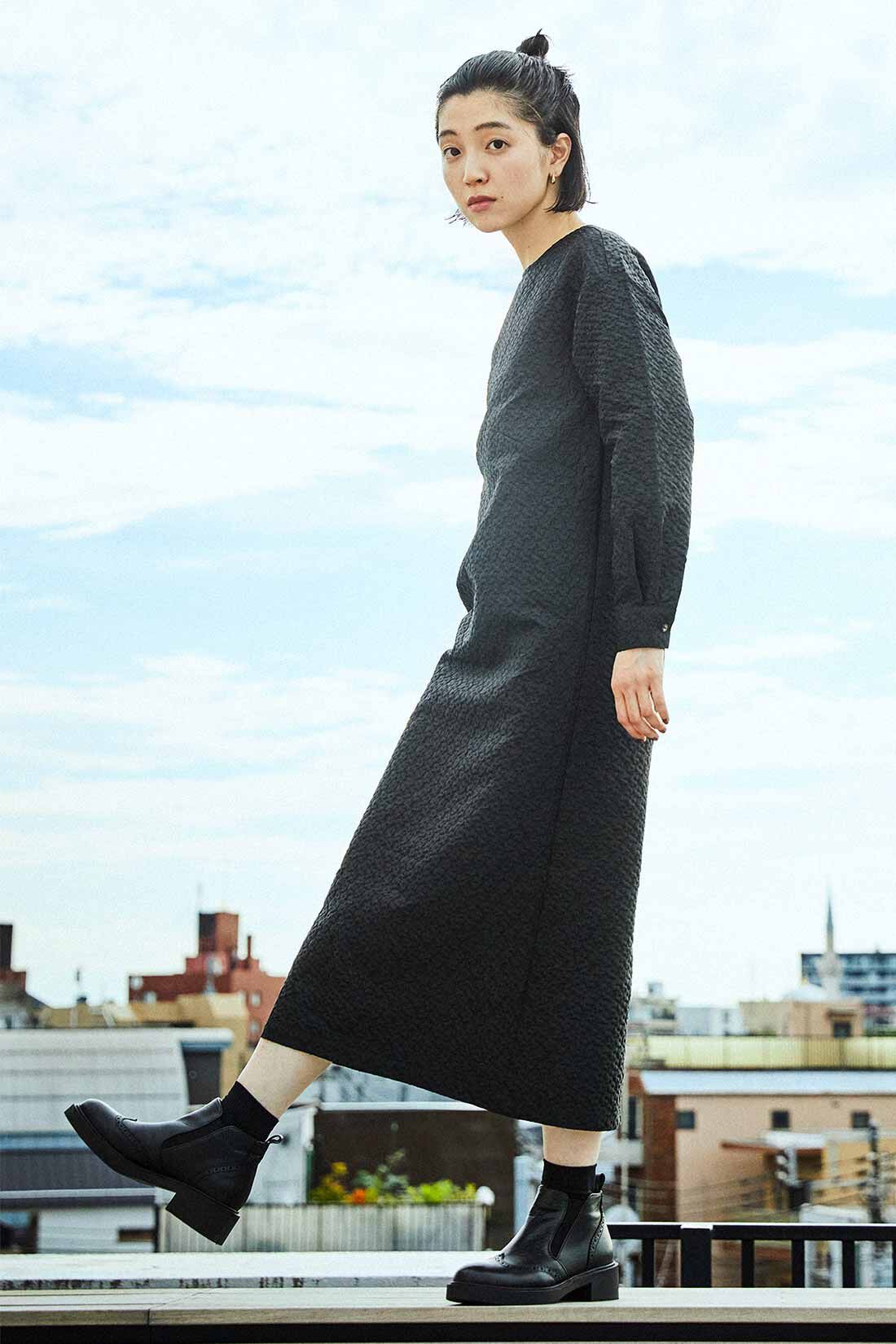 THREE FIFTY STANDARD［スリーフィフティースタンダード］|THREE FIFTY STANDARD 小谷 実由さんと作った 表情のある黒のワンピース〈ブラック〉