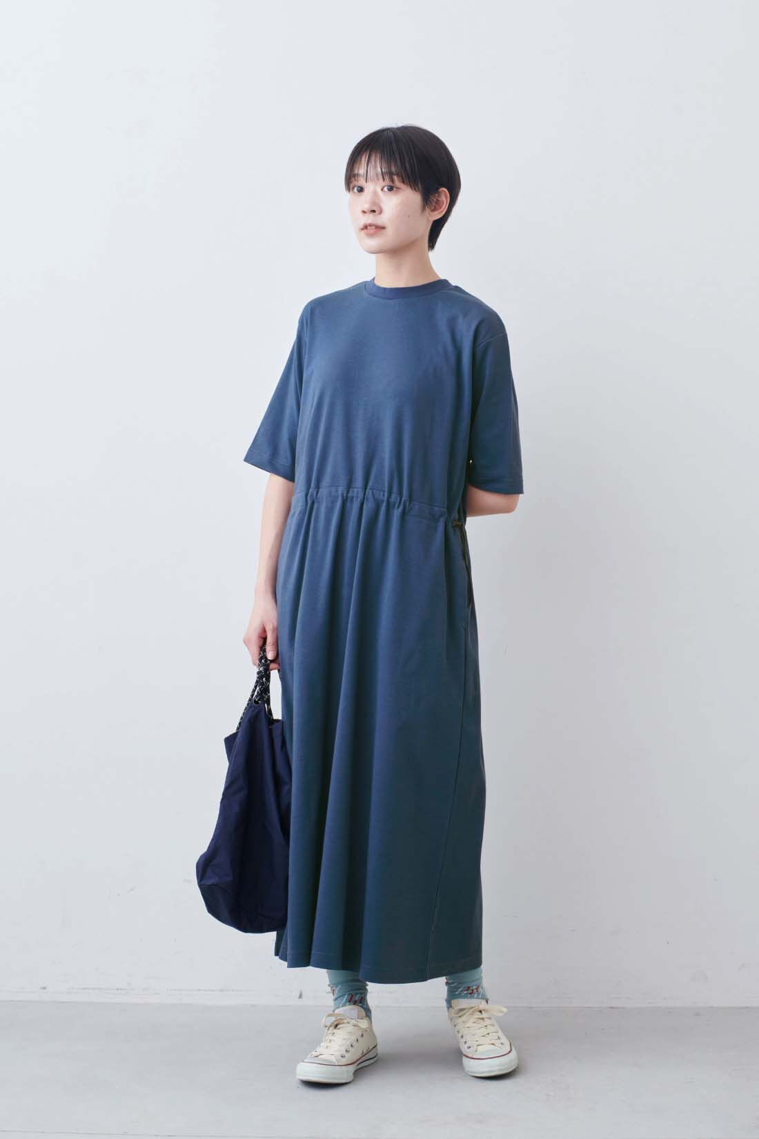 THREE FIFTY STANDARD|機能素材のカットソーワンピース〈ブルー〉のコーディネート
