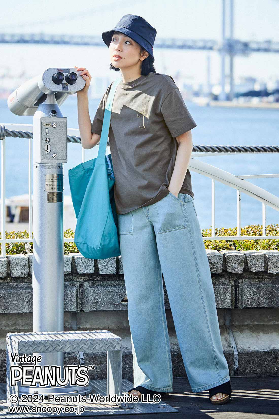 THREE FIFTY STANDARD|PEANUTS〈スヌーピー＆フレンズ〉ロゴプリントＴシャツと内側メッシュ バケットハット〈ネイビー〉のコーディネート