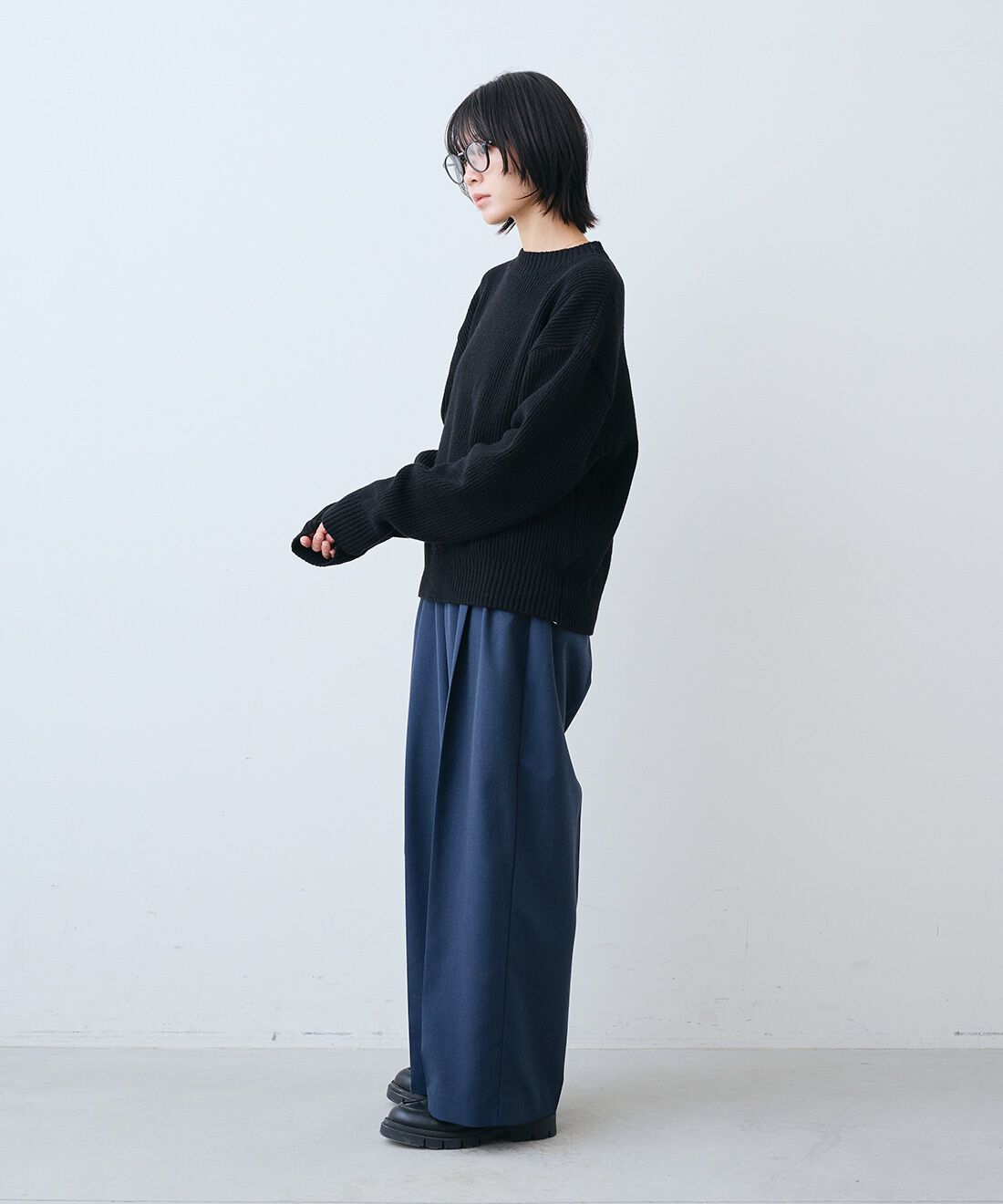 THREE FIFTY STANDARD［スリーフィフティースタンダード］|日本製リサイクル素材ニットセーター〈ブラック〉のコーディネート